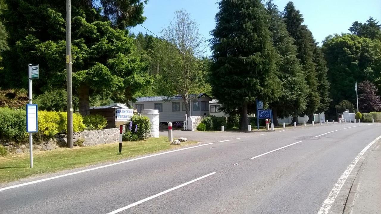 West Lodge Caravan Park Comrie Exterior photo